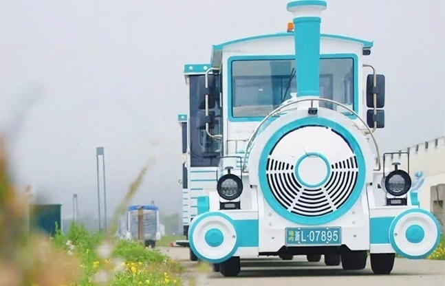 度假村观光小火车