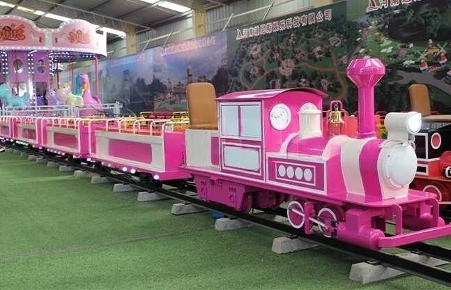 广场骑乘小火车