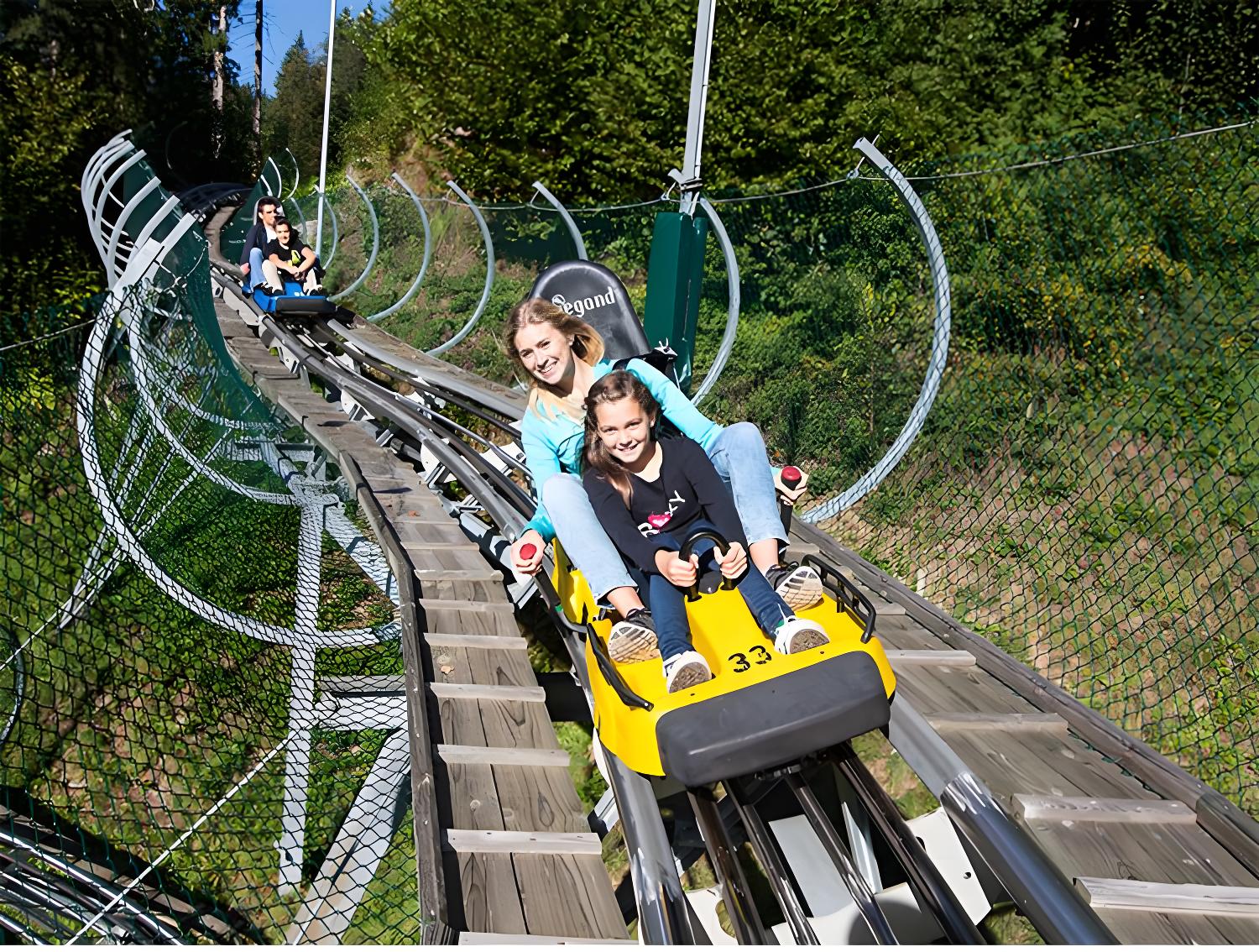 景区双轨滑车游乐设备