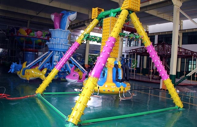 小摆锤游乐设备