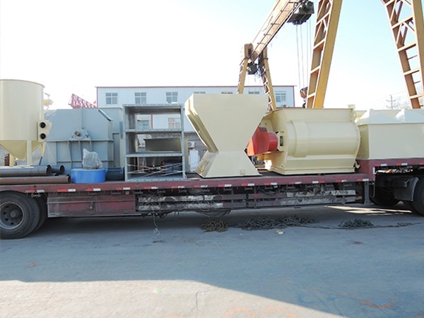 年产二十万吨干粉砂浆生产线装车完毕
