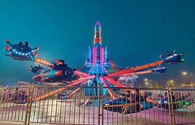 游乐场旋转飞机