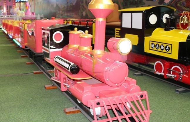 广场骑乘小火车