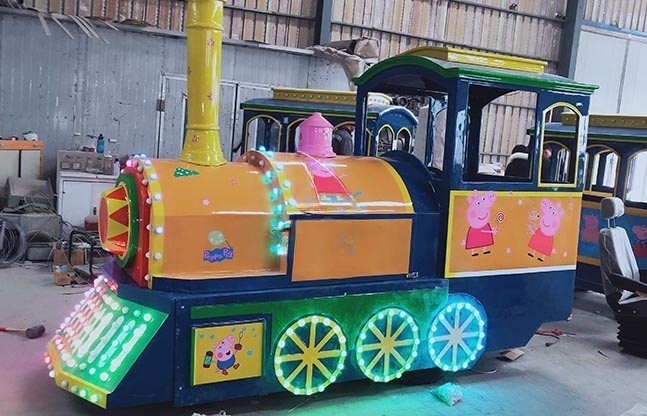 小猪佩奇无轨火车