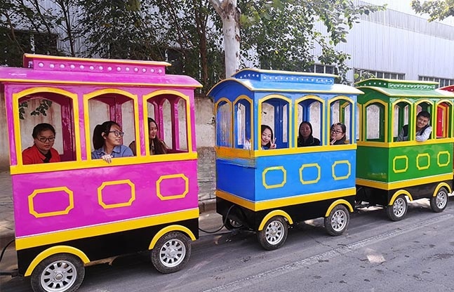 柴油无轨小火车