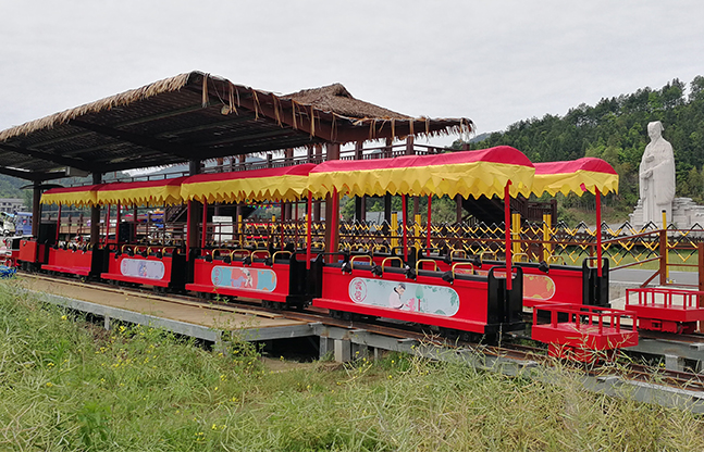 网红骑乘小火车