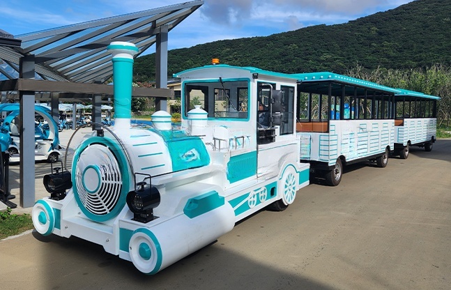 度假村观光小火车