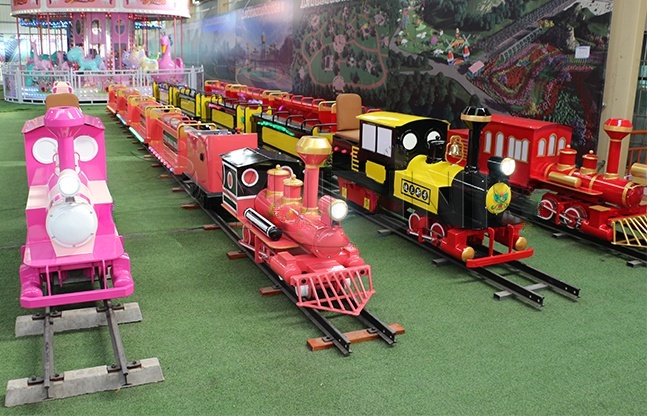 广场骑乘小火车