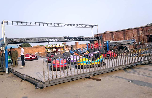 碰碰车游乐设备