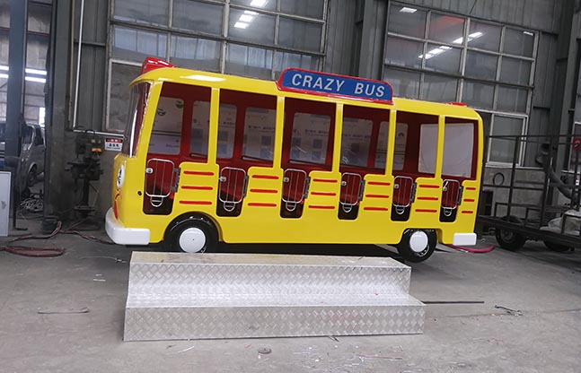 疯狂巴士游乐设备