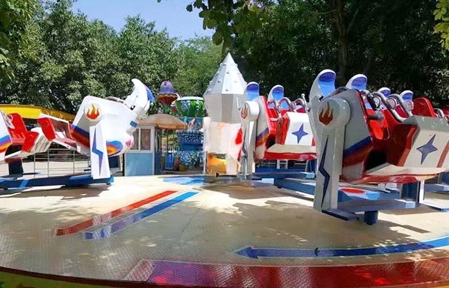 星际探险游乐设备