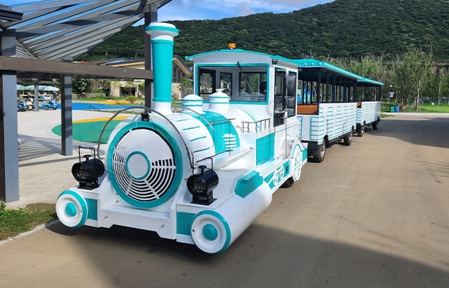 度假村观光小火车