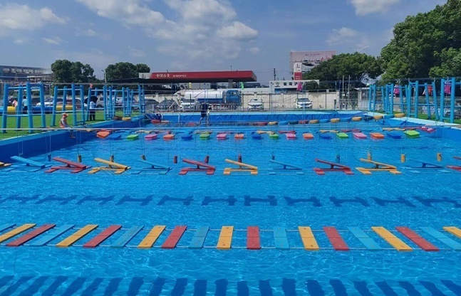 水上拓展游乐设备