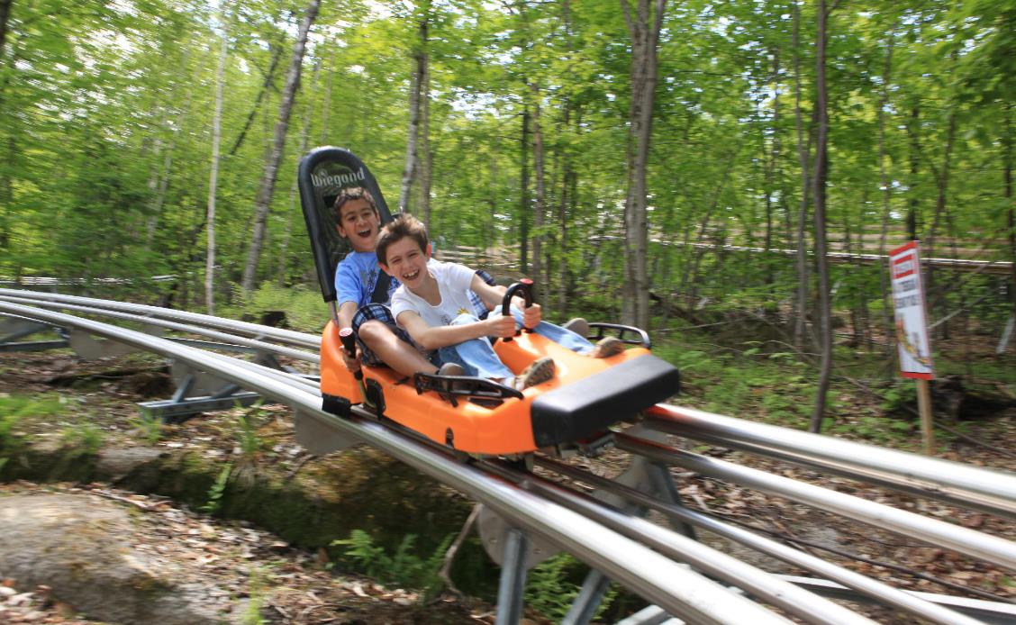 景区双轨滑车游乐设备