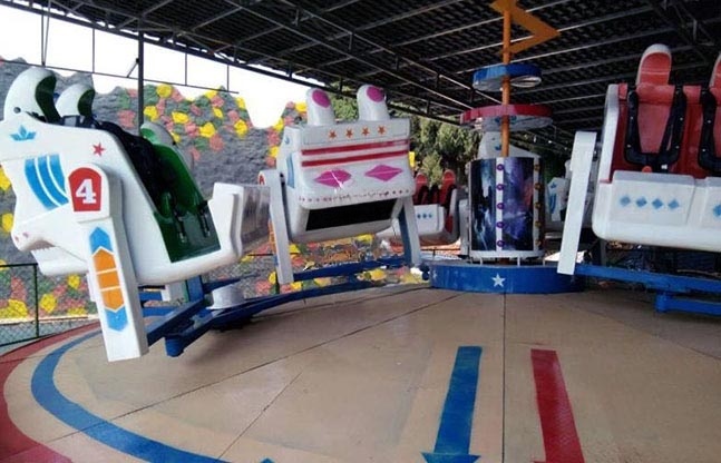 星际探险游乐设备