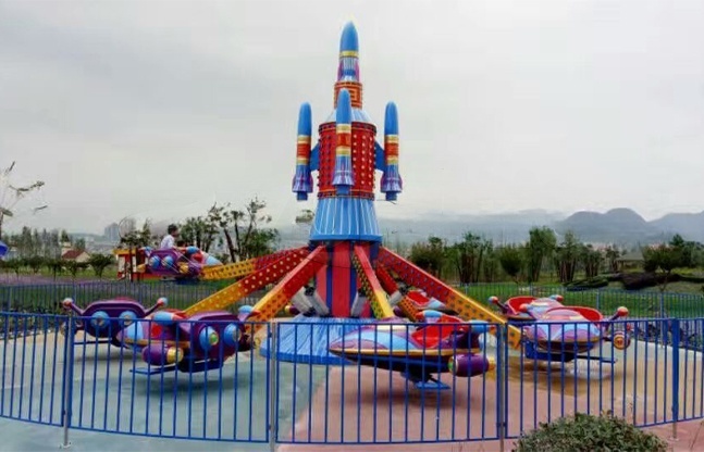 游乐场旋转飞机