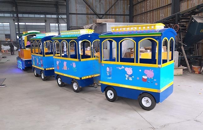 小猪佩奇无轨火车